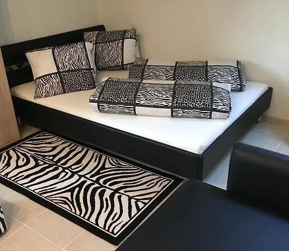 아파트먼트 라라 홈스테이 *